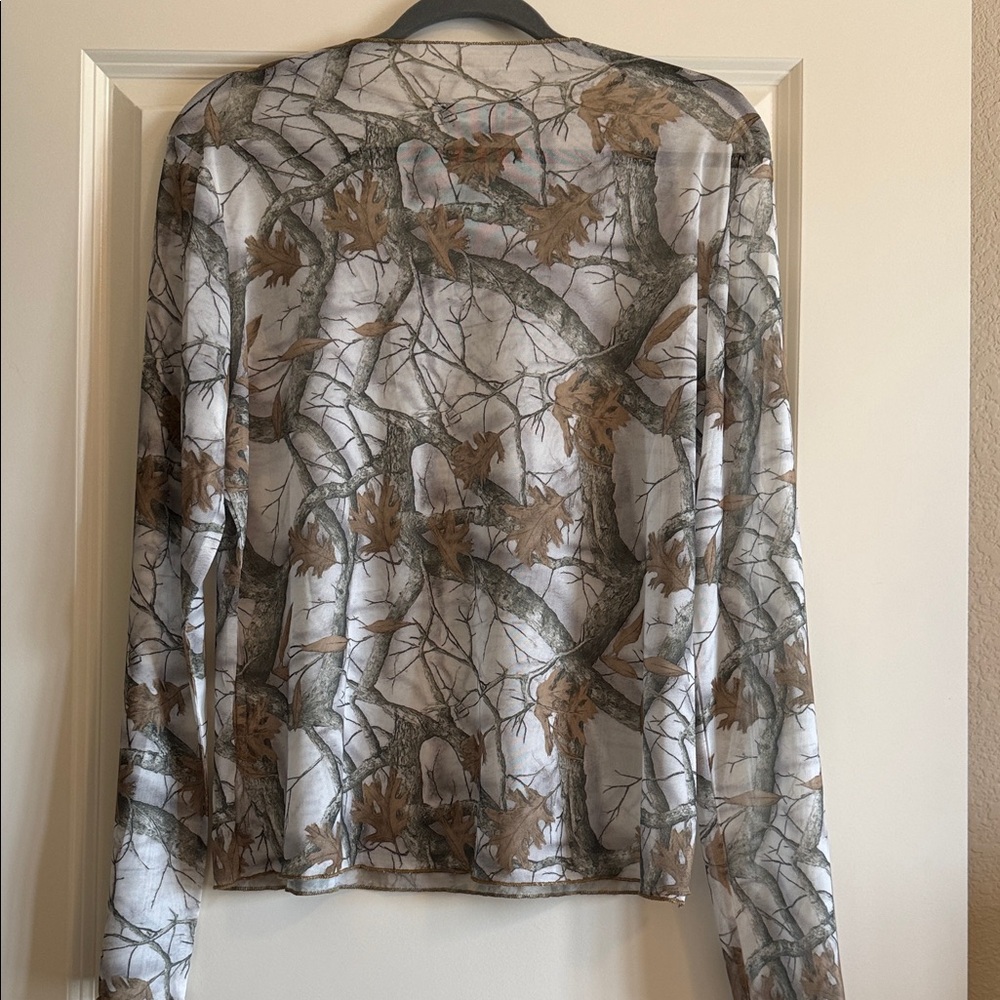 DAVI & DANI Camouflage Long Sleeve Mesh Top - Gray and Brown - Picture 7 of 8